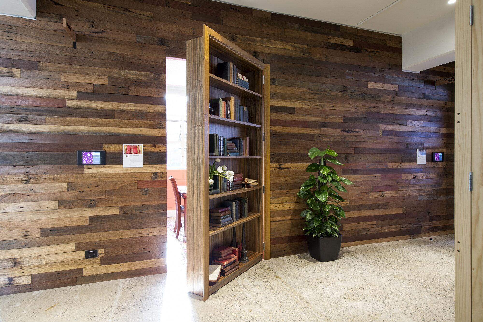 AIRBNB OFFICE 0509 Facilitate Corporation World class workspaces