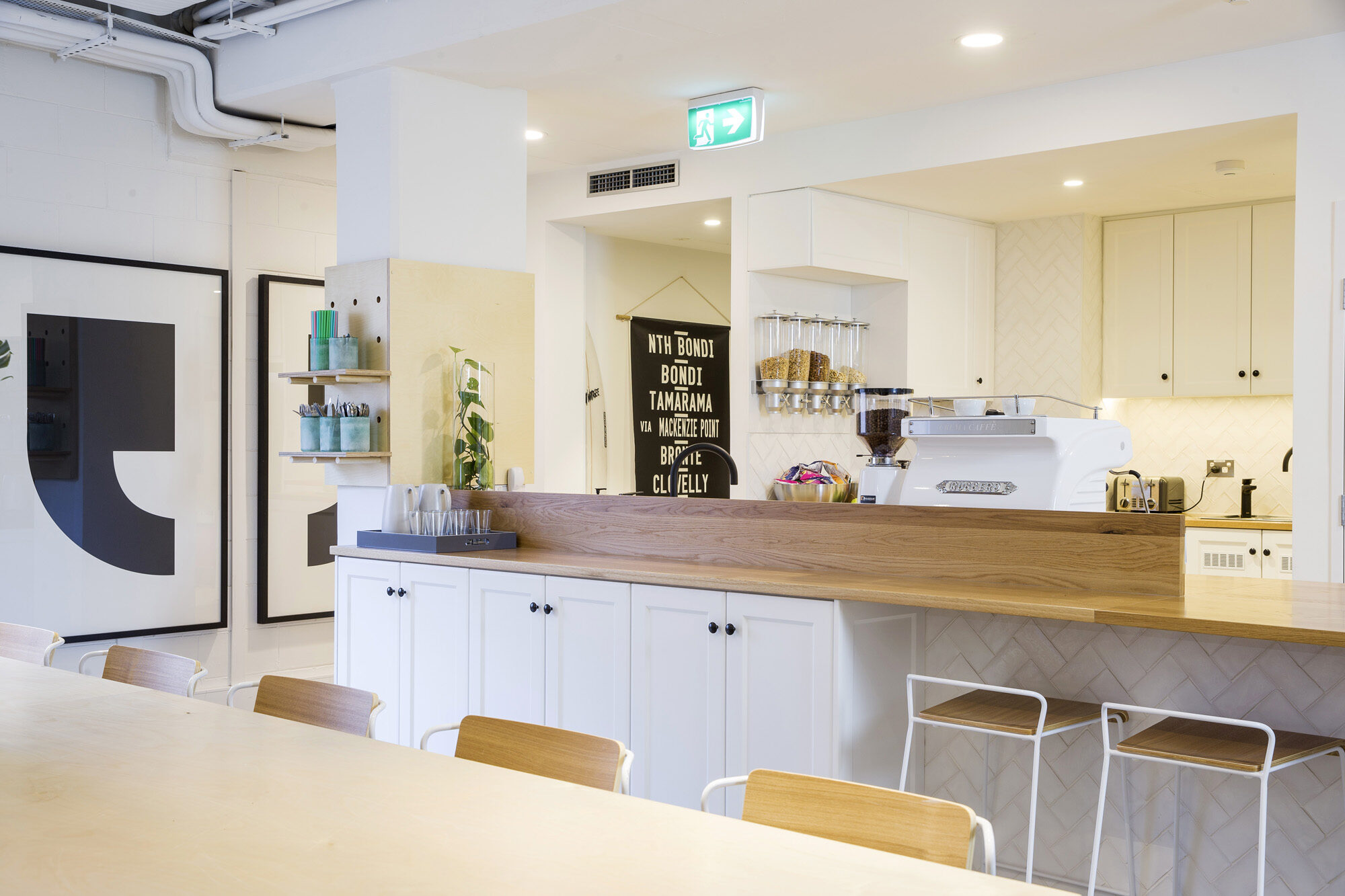 AIRBNB OFFICE 0560 Facilitate Corporation World class workspaces