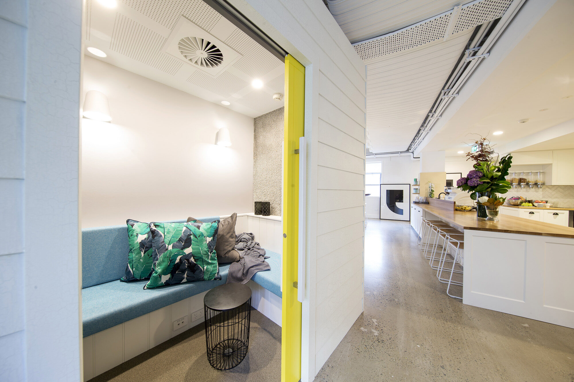AIRBNB OFFICE 0575 Facilitate Corporation World class workspaces