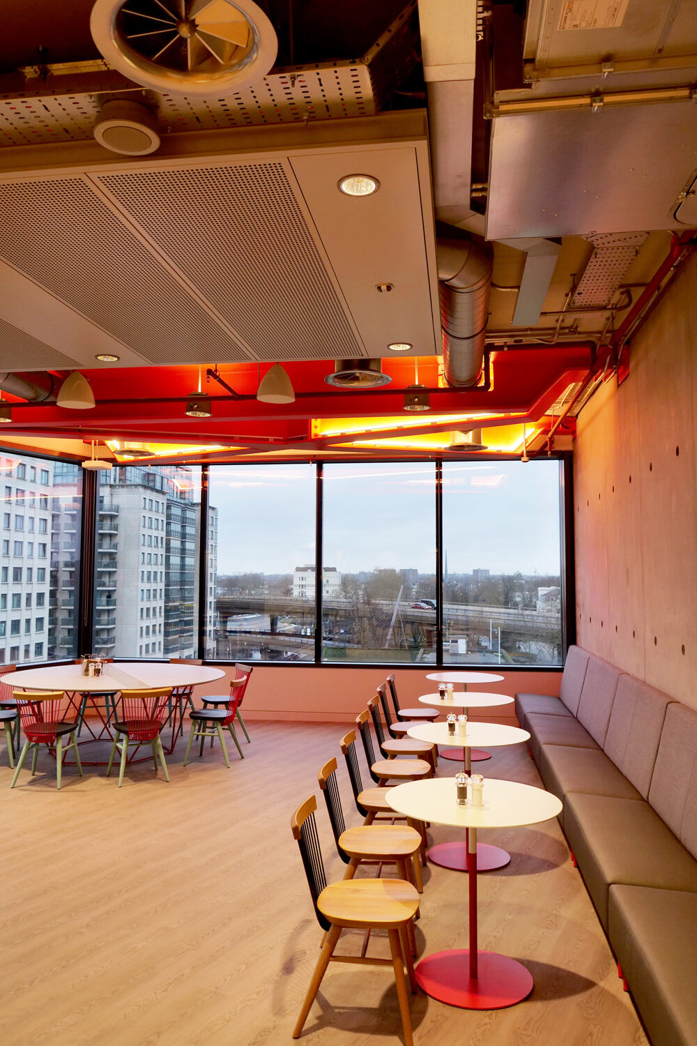 Splunk London UK Facilitate Corporation Workplace Manage Build P1011670