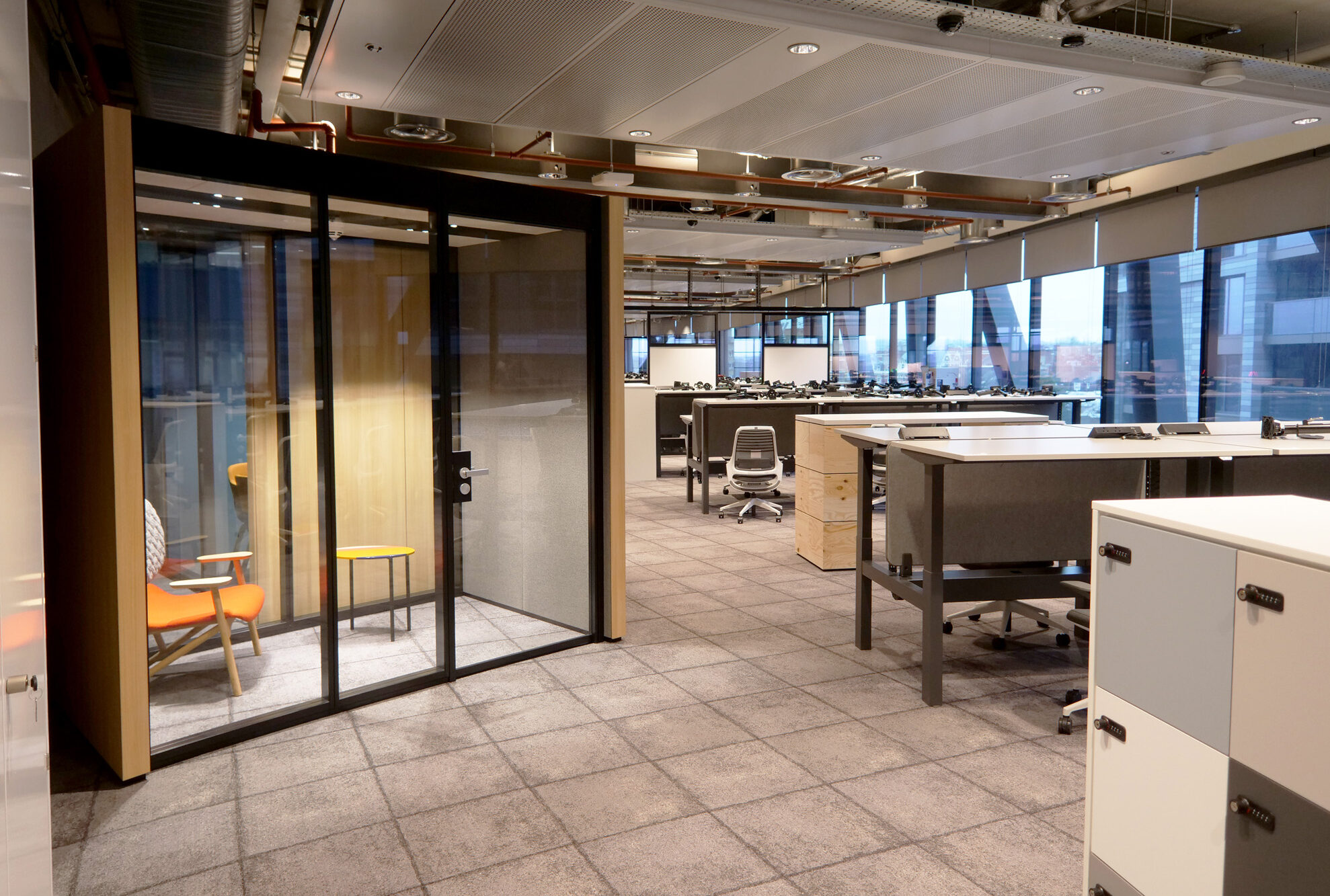 Splunk London UK Facilitate Corporation Workplace Manage Build P1011686