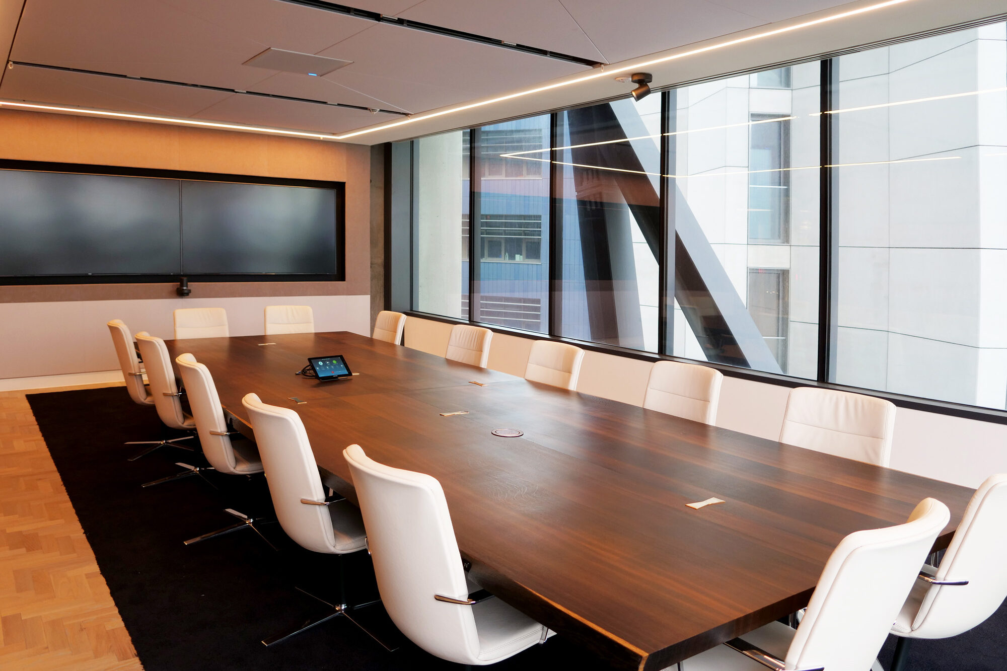 Splunk London UK Facilitate Corporation Workplace Manage Build P1022508