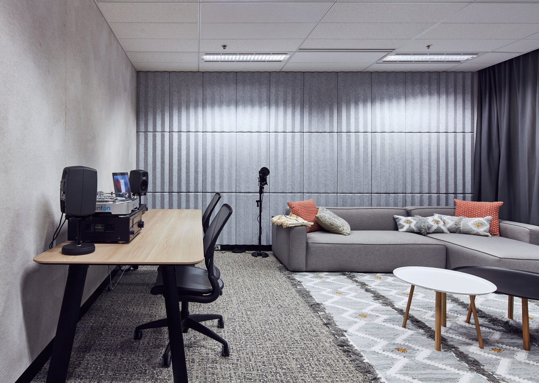 Warner Music Sydney Facilitate Corporation Workplace Design Build 0308