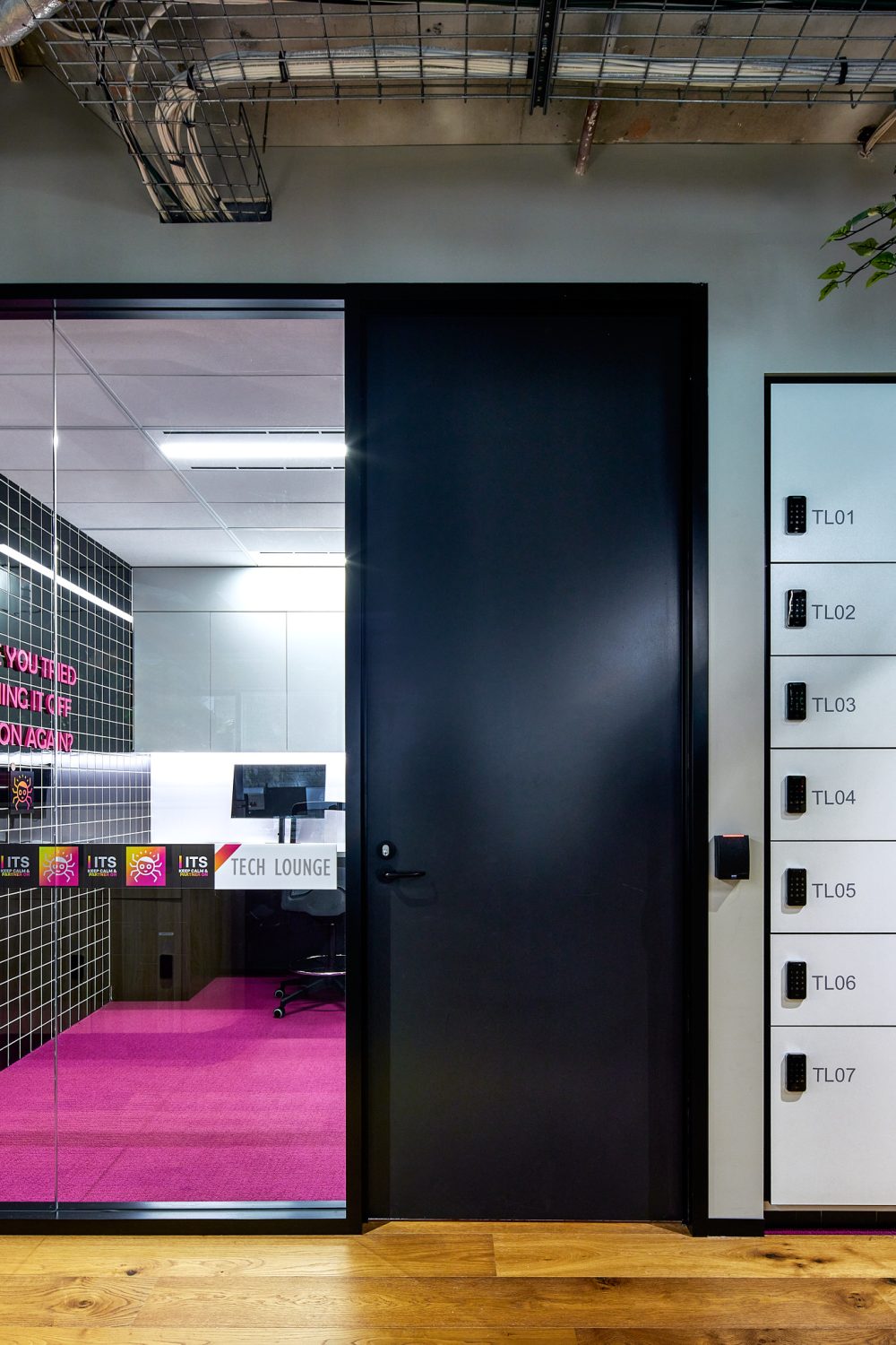 FACILITATE Splunk MEETING ROOM