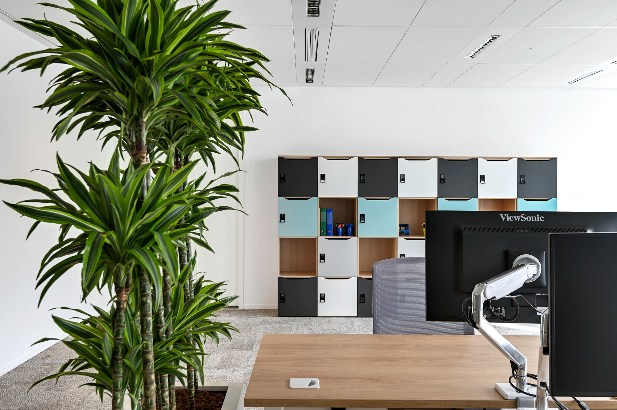 Liveramp Paris Facilitate Corporation Workplace Fitouts 3