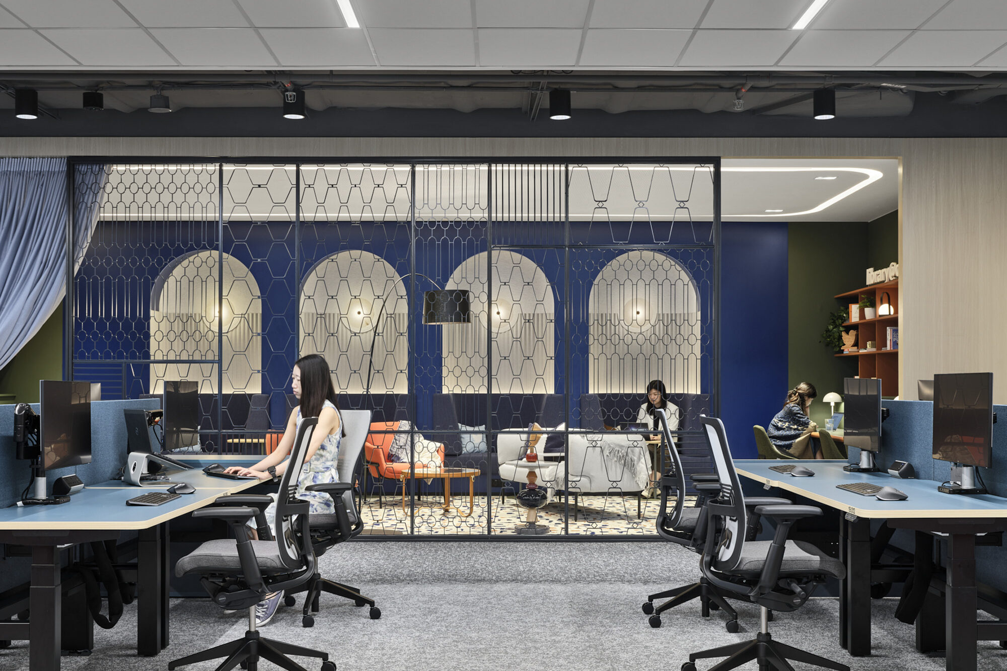 Social Media Company Singapore Facilitate Corporation Commerical World Class Office Fitouts