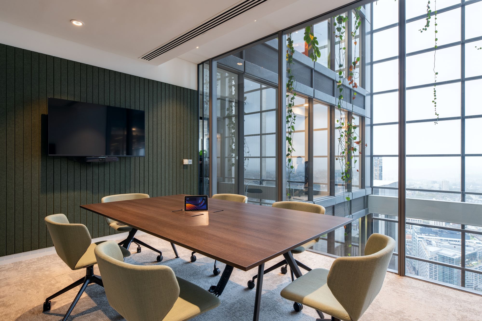 AMC + Facilitate + Meeting room