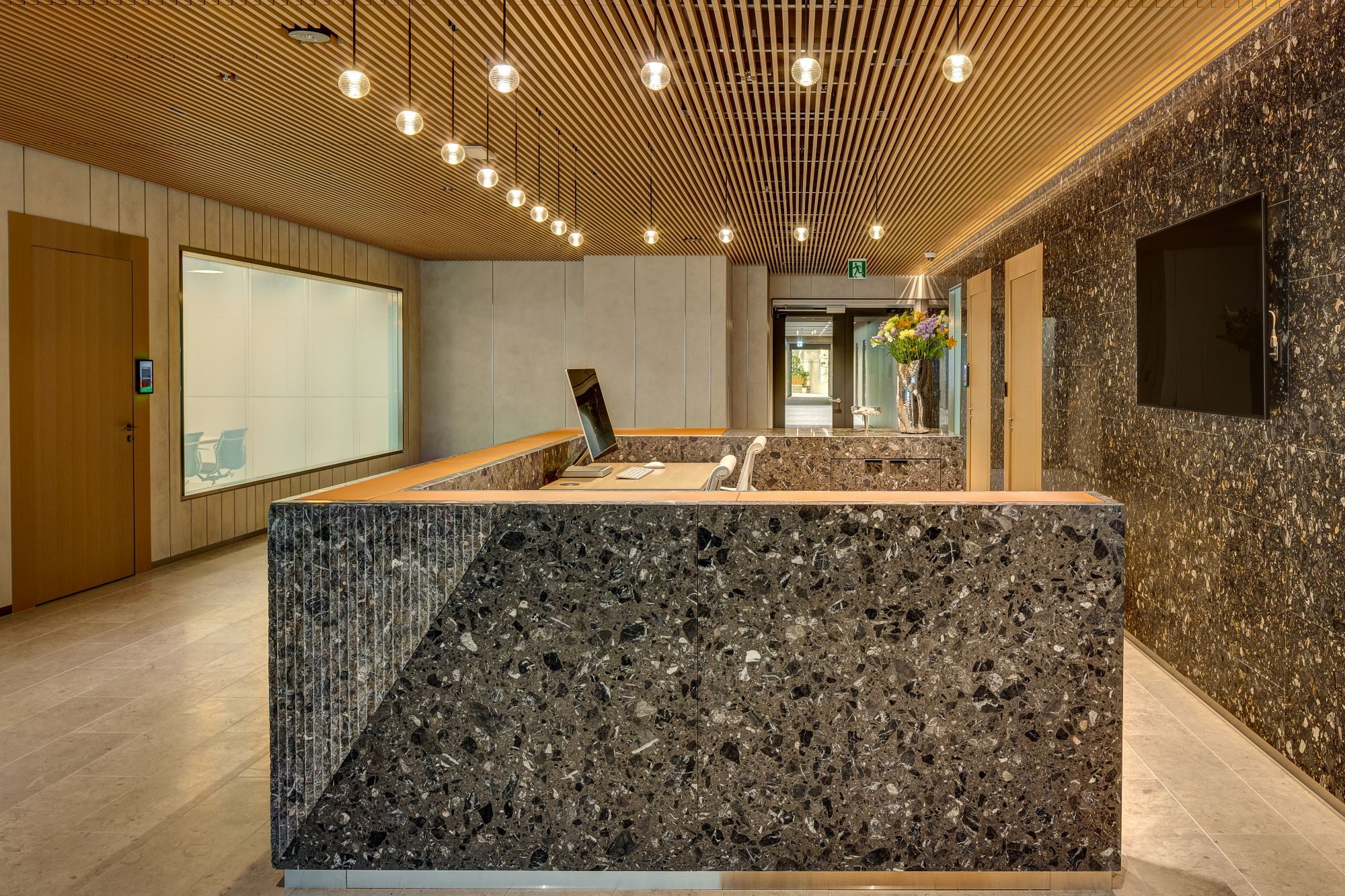 Facilitate EQT RECEPTION DESK