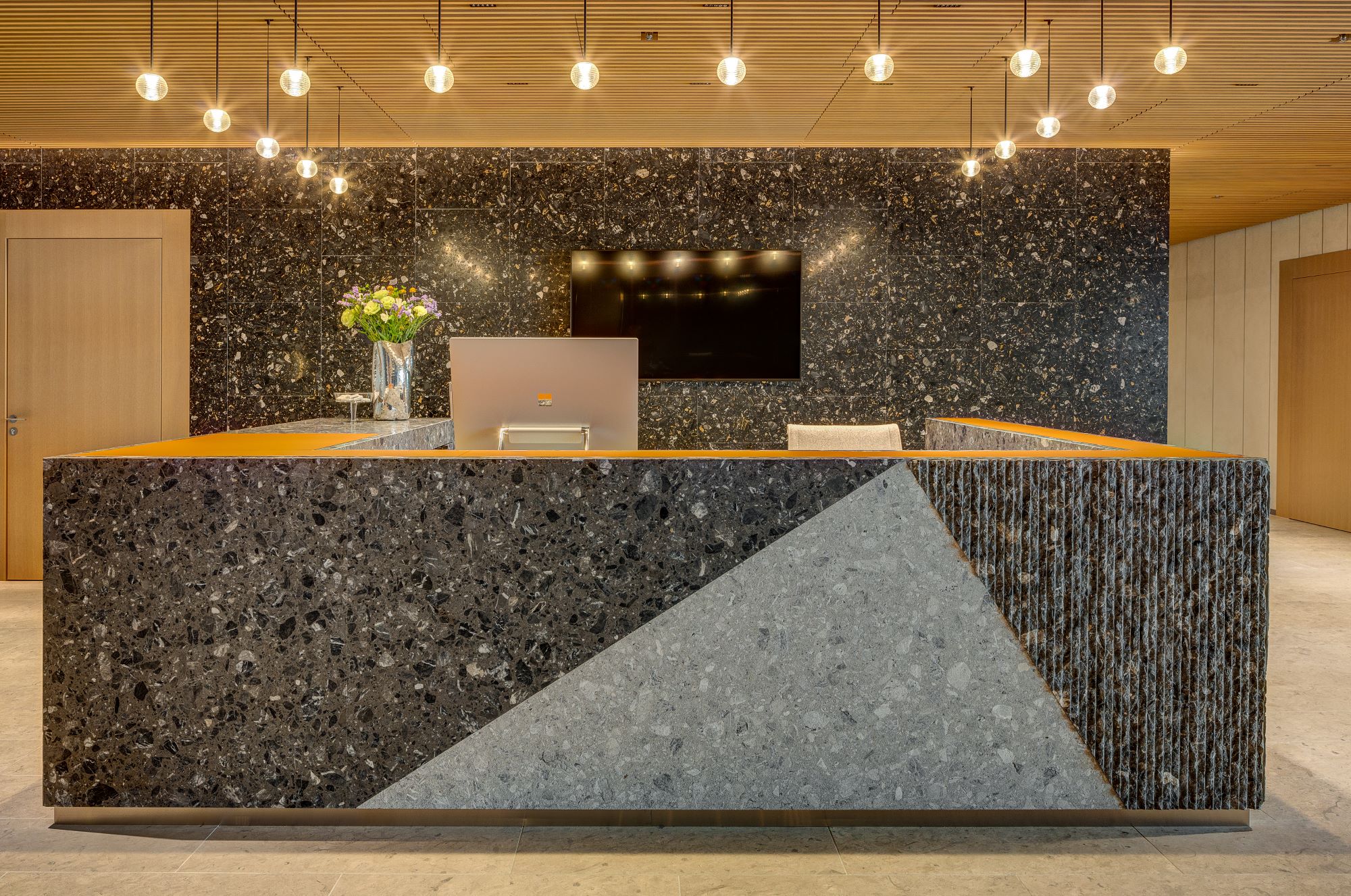 Facilitate EQT RECEPTION DESK