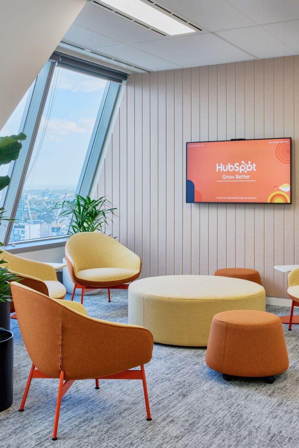 FACILITATE HUBSPOT LOUNGE
