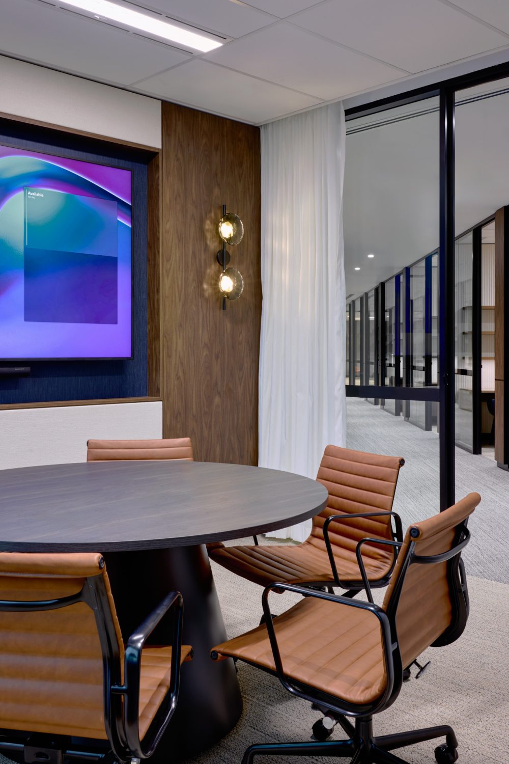 Facilitate + King & Spalding meeting room