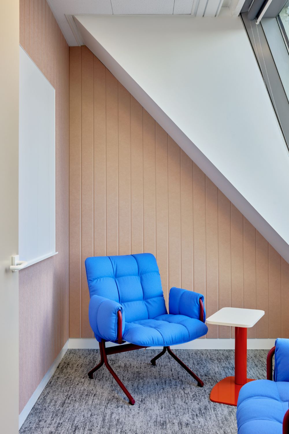 FACILITATE HUBSPOT CHAIR