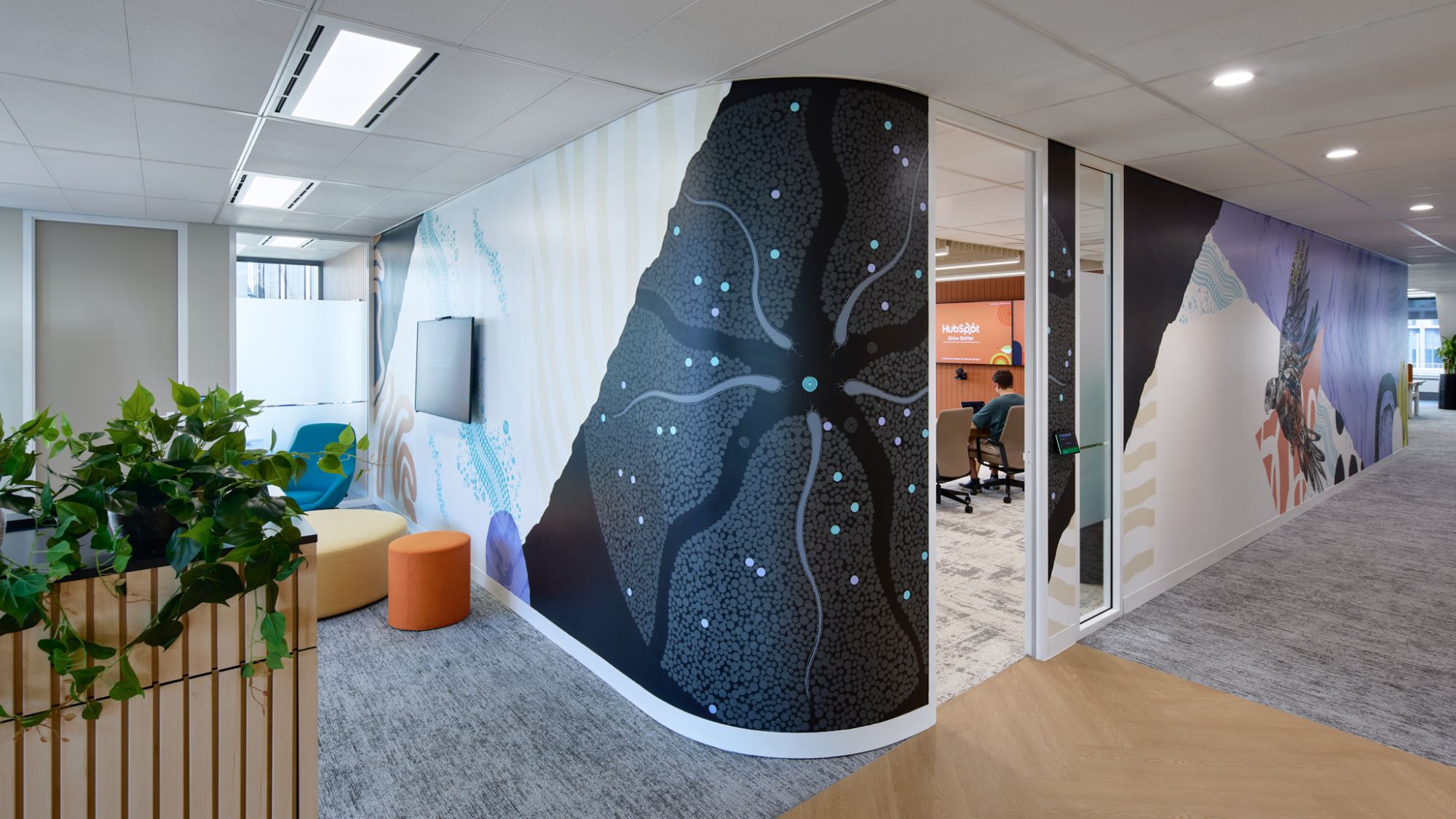 FACILITATE HUBSPOT HALLWAY