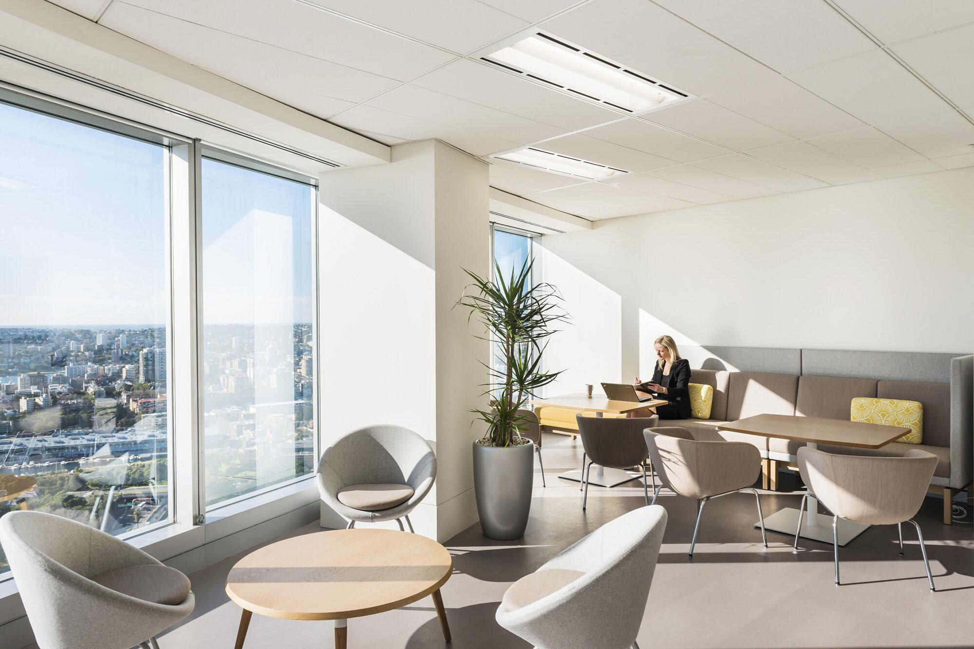 Heidrick Struggles Facilitate Corporation Workplace Design 1632 3