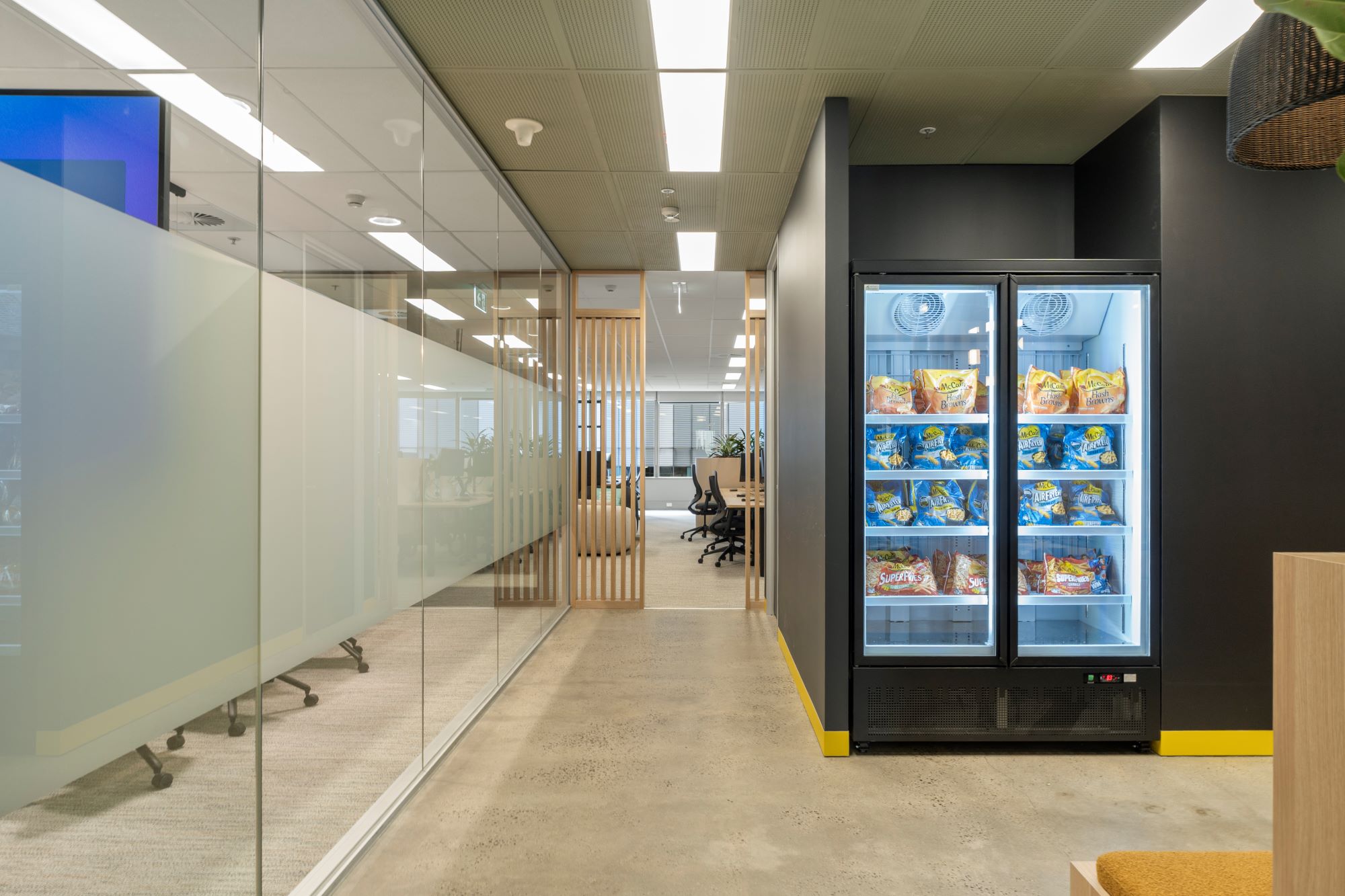 Facilitate McCain Fridge